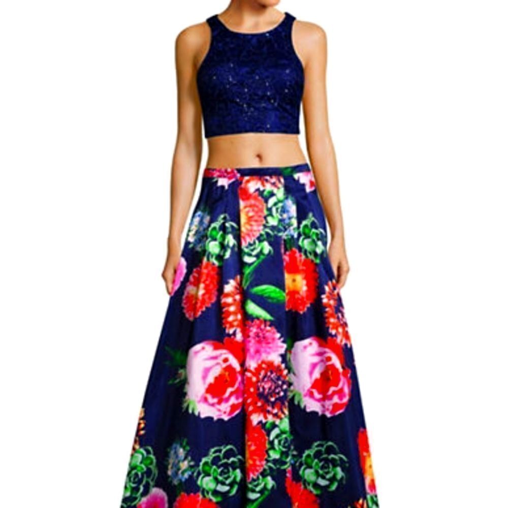 Women's Sequin Hearts Two-Piece Gown, Size 7 - Blue